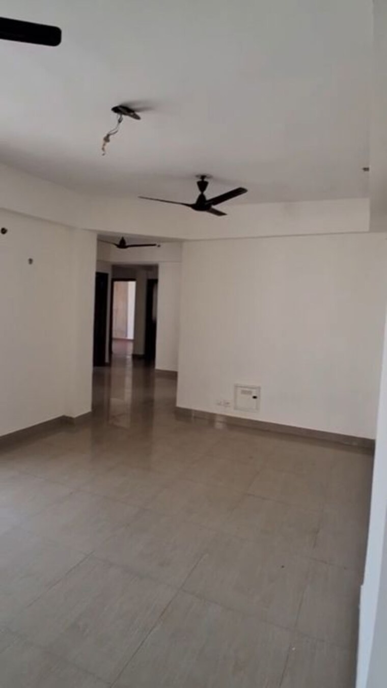 Living Room, ramprastha-city-the-edge-towers 3 Bedroom 1875 Sq.Ft. Apartment In Sector 37d Gurgaon 10466964