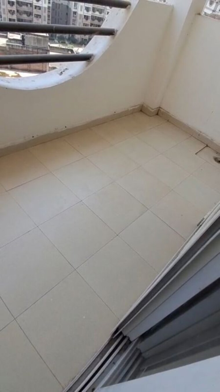 Balcony, ramprastha-city-the-edge-towers 3 Bedroom 1875 Sq.Ft. Apartment In Sector 37d Gurgaon 10466964