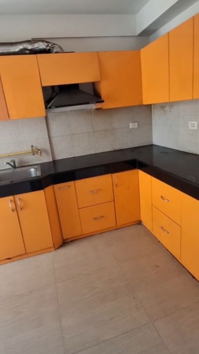 Kitchen, ramprastha-city-the-edge-towers 3 Bedroom 1875 Sq.Ft. Apartment In Sector 37d Gurgaon 10466964
