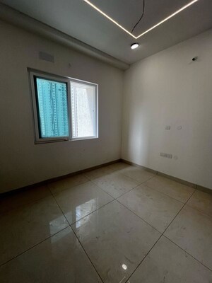 Room in 2.5 BHK Apartment at Aparna Zenon, Puppalaguda – for Rent