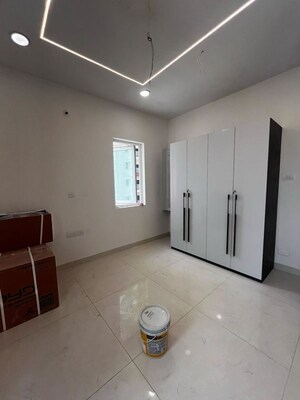 Room in 2.5 BHK Apartment at Aparna Zenon, Puppalaguda – for Rent