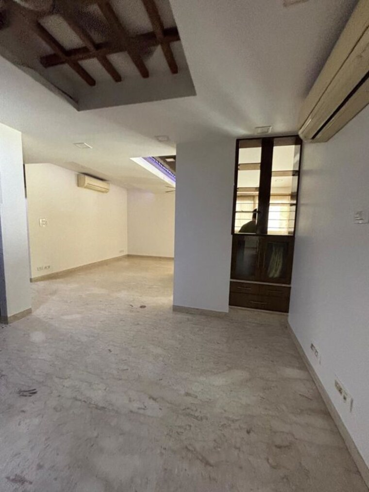 Room, sector 19b dwarka 3.5 Bedroom 1650 Sq.Ft. Apartment In Sector 19b Dwarka Delhi 10467009