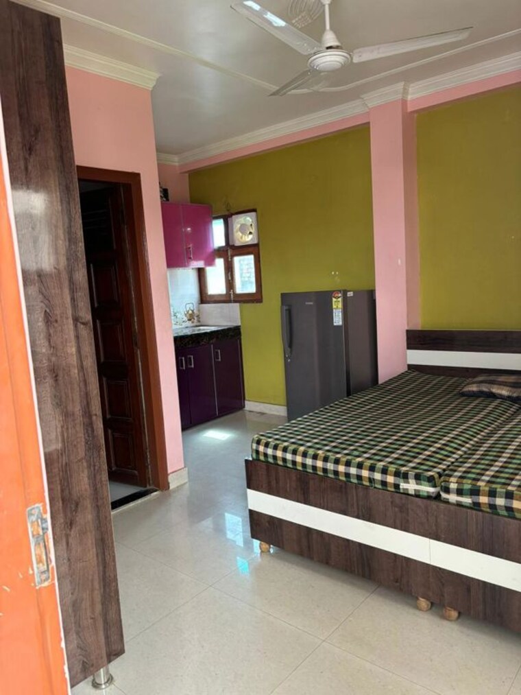Bedroom, jawahar nagar 1 Bedroom 100 Sq.Yd. Builder Floor In Jawahar Nagar Delhi 10467036