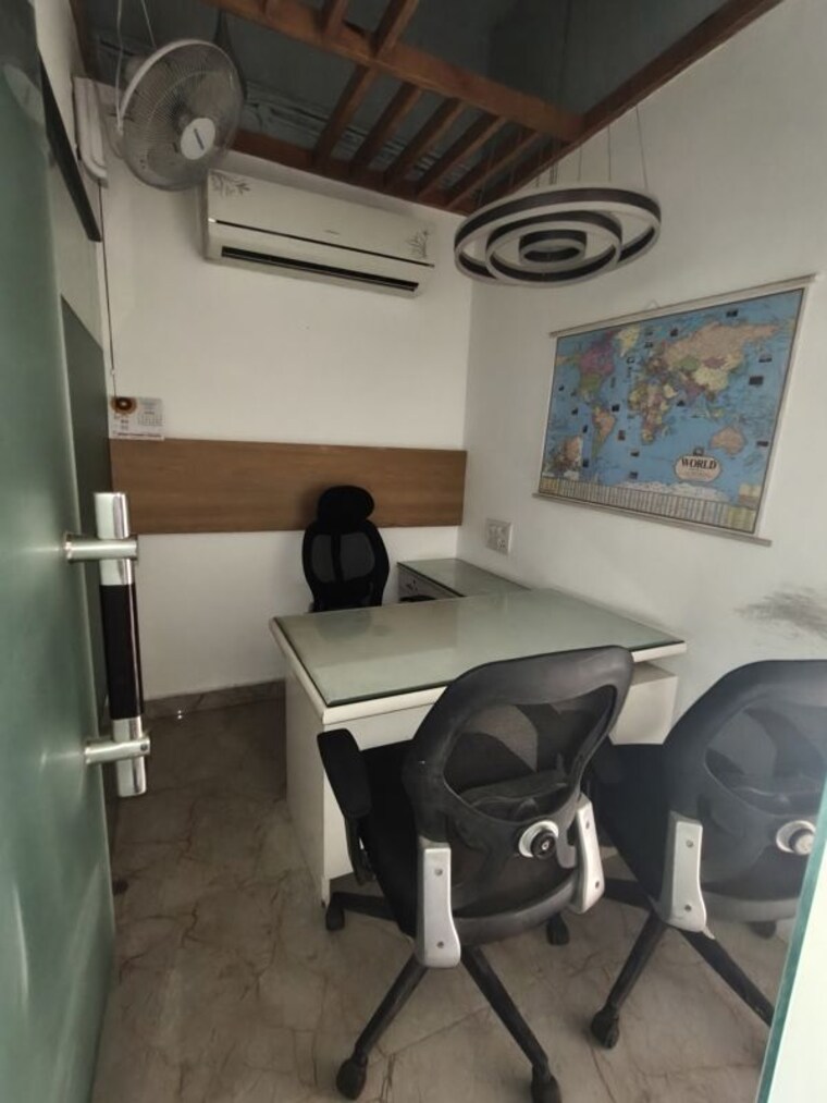 Team Area, netaji subhash place Commercial Office Space 660 Sq.Ft. In Netaji Subhash Place Delhi 10467040
