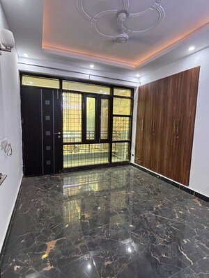 Room in 3.5 BHK Apartment at Dwarka – for Rent