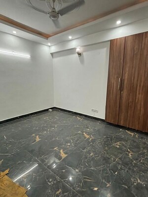 Room in 3.5 BHK Apartment at Dwarka – for Rent