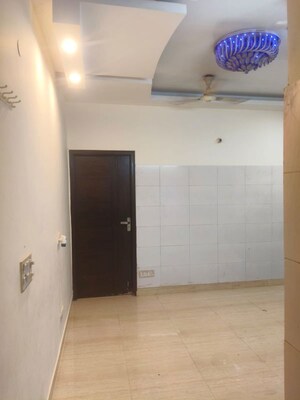 Room in 1 BHK Builder Floor at Saket – for Rent