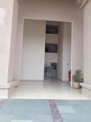 2 BHK Apartment – Entrance View at Ramprastha City The Edge Towers, Sector 37d - for Rent