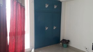 Room in 2 BHK Apartment at Ramprastha City The Edge Towers, Sector 37d – for Rent