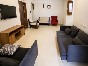 Team Area in 3 BHK Apartment at Dahanukar Colony – for Rent