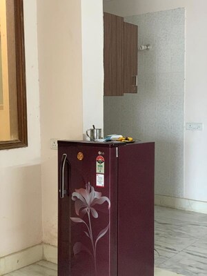 Furnished Amenities in 1 BHK Builder Floor at Jawahar Nagar – for Rent