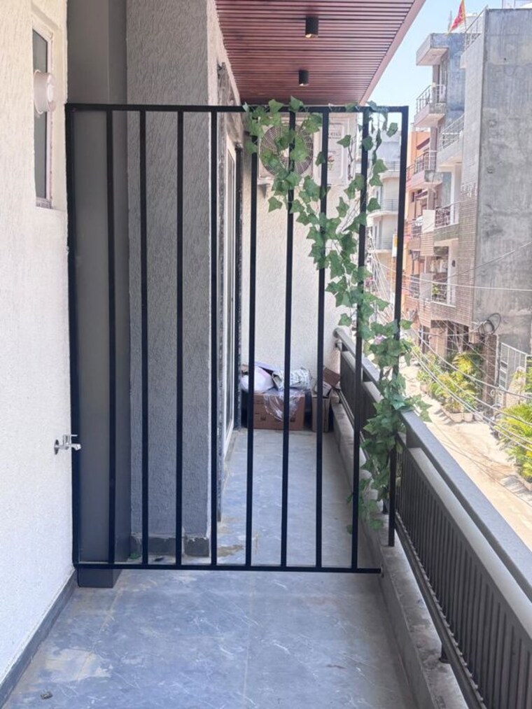 Balcony, ansal-viceroy-luxury 1 Bedroom 989 Sq.Ft. Apartment In Sector 42 Gurgaon 10467196
