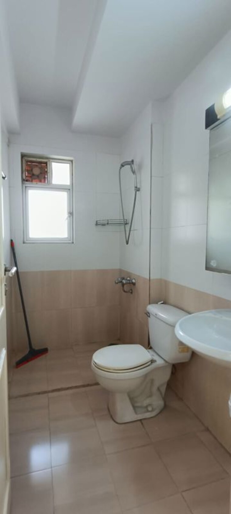 Bathroom, hiranandani-estate-crown 3 Bedroom 950 Sq.Ft. Apartment In Ghodbunder Road Thane 10454917