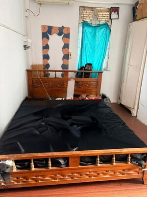 Bedroom in 2 BHK Apartment at Bandra West – for Rent