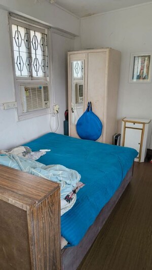 Bedroom in 2 BHK Apartment at Bandra West – for Rent