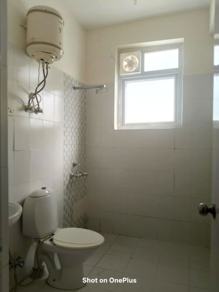 Bathroom, emaar-emerald-estate 2.5 Bedroom 1105 Sq.Ft. Apartment In Sector 65 Gurgaon 10467260