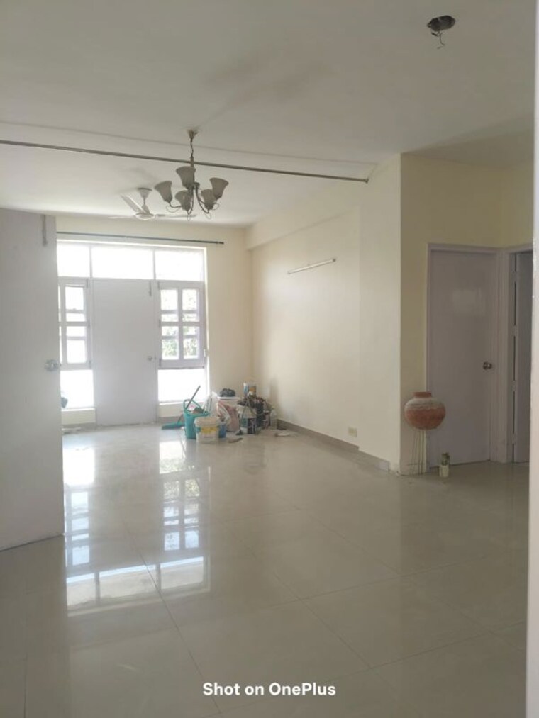 Room, emaar-emerald-estate 2.5 Bedroom 1105 Sq.Ft. Apartment In Sector 65 Gurgaon 10467260