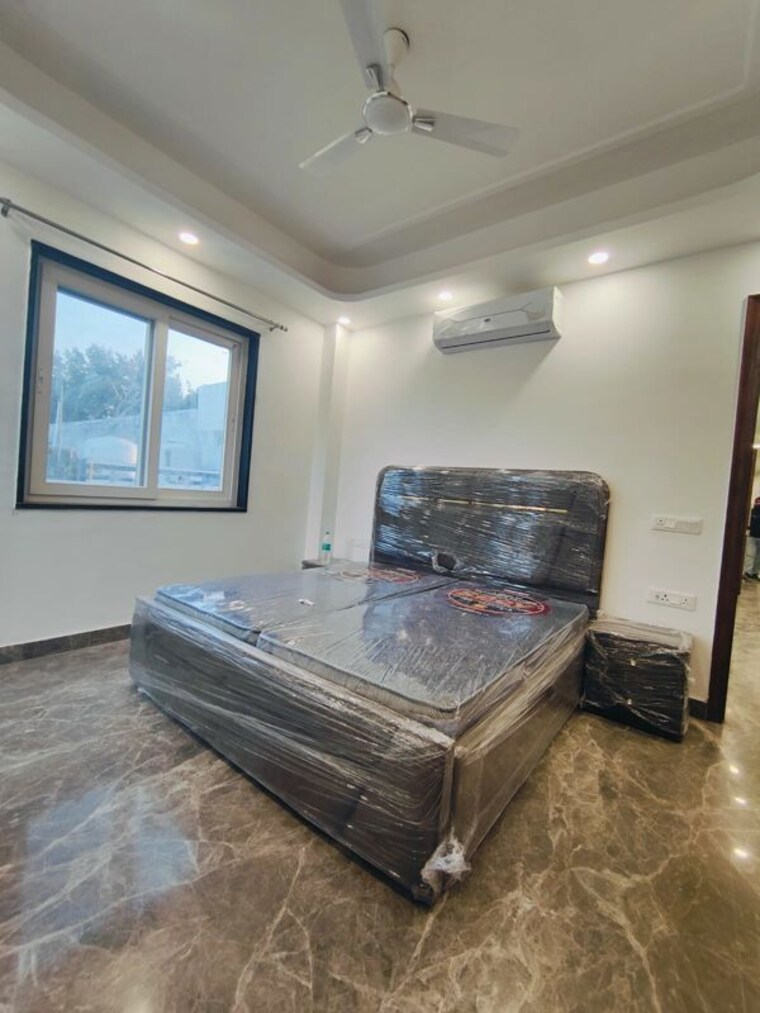 Living Room, shivalik colony 4 Bedroom 2000 Sq.Ft. Builder Floor In Shivalik Colony Delhi 10467268
