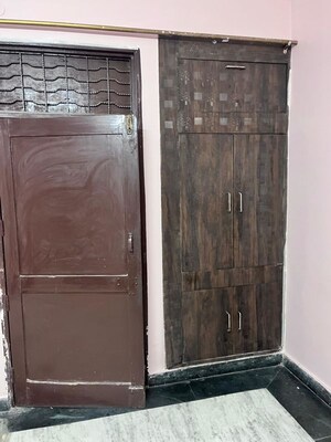 Furnished Amenities in 2 BHK Builder Floor at Sainik Colony – for Rent