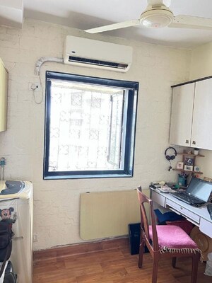 Room in 1.5 BHK Apartment at Bandra West – for Rent