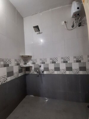 Bathroom in 1 BHK Apartment at Unnat Nagar – for Rent