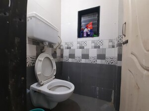Bathroom in 1 BHK Apartment at Unnat Nagar – for Rent