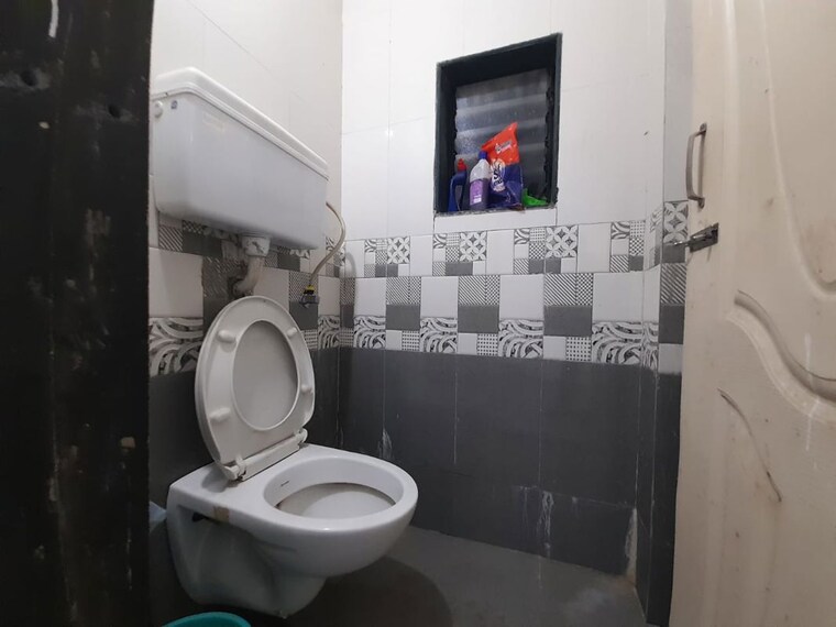 Bathroom, unnat nagar 1 Bedroom 482 Sq.Ft. Apartment In Unnat Nagar Mumbai 10467290