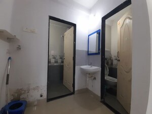 Room in 1 BHK Apartment at Unnat Nagar – for Rent