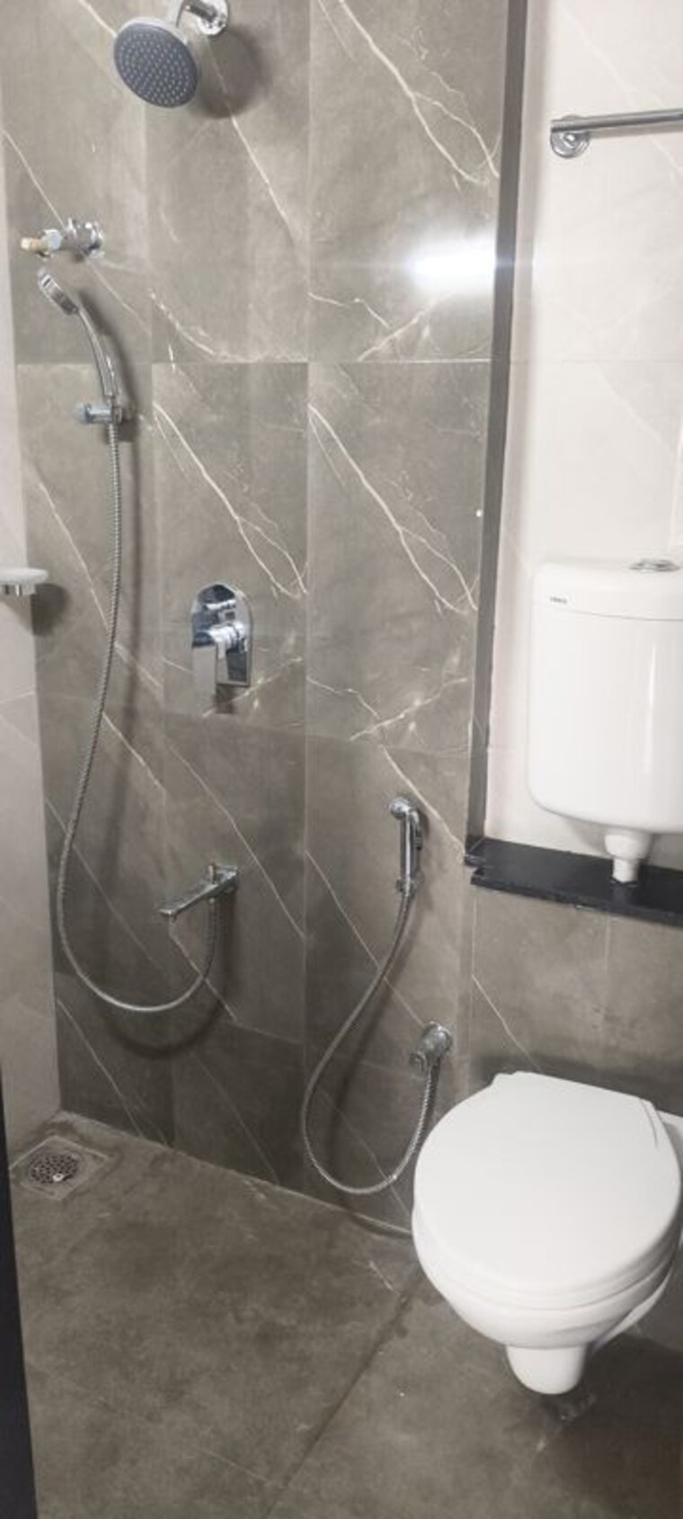 Bathroom, worli 2 Bedroom 500 Sq.Ft. Apartment In Worli Mumbai 10467275