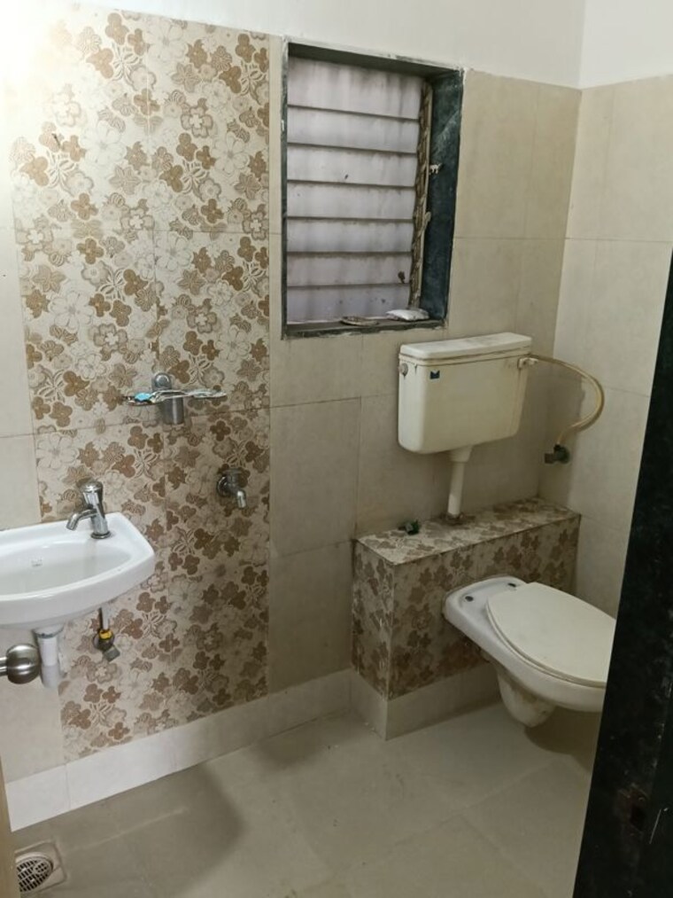 Bathroom, gaurinandan-co-op-hsg-society 1 Bedroom 710 Sq.Ft. Apartment In Kalyan West Thane 10467310