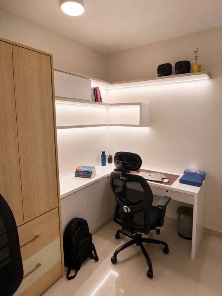 Bedroom, lokhandwala-breeze-apartments 1 Bedroom 500 Sq.Ft. Apartment In Andheri West Mumbai 10467312