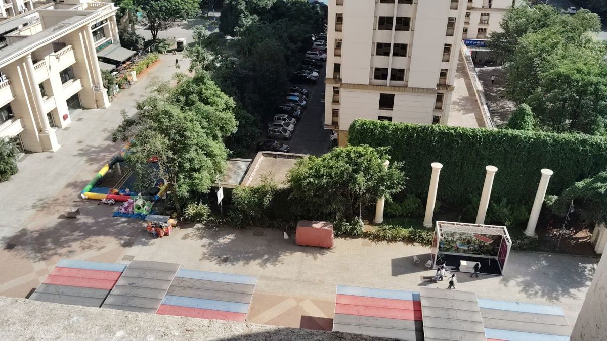 2 BHK + Pooja Room,Extra Room 700 Sq.Ft. Apartment in Hiranandani The Walk