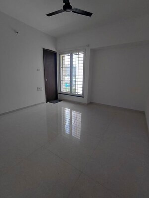 Room in 3 BHK Apartment at Majestique Towers East Phase 2, Kharadi – for Sale