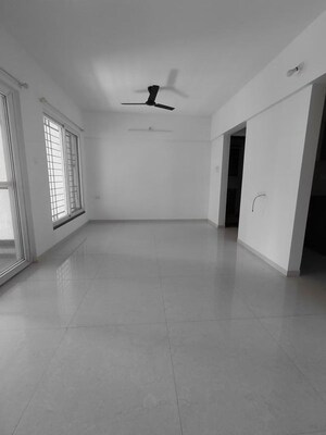 Room in 3 BHK Apartment at Majestique Towers East Phase 2, Kharadi – for Sale