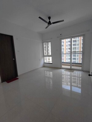 Room in 3 BHK Apartment at Majestique Towers East Phase 2, Kharadi – for Sale
