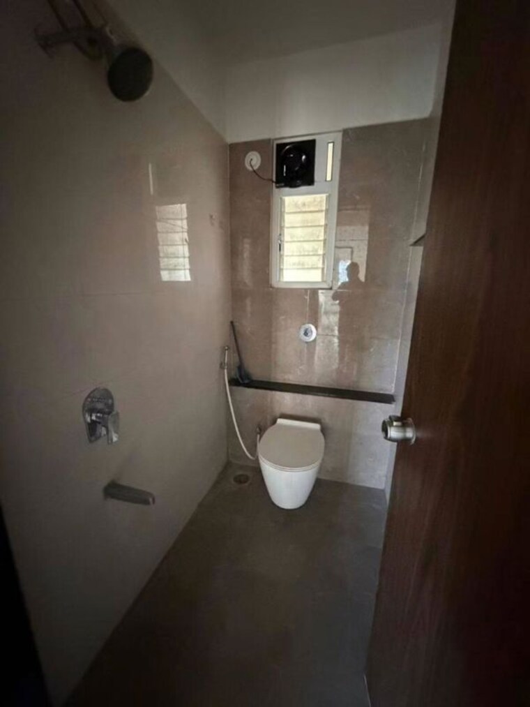 Bathroom, majestique-towers-east-phase-2 3 Bedroom 1400 Sq.Ft. Apartment In Kharadi Pune 10467247