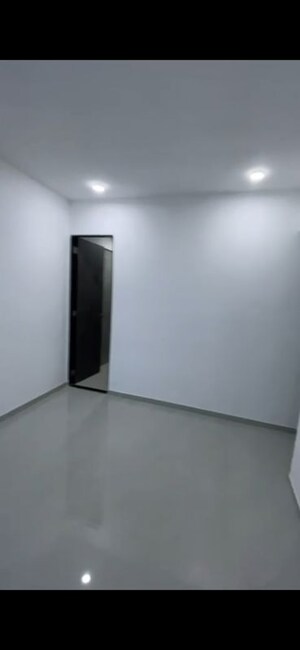 Room in 2 BHK Apartment at Dev Leo Tower, Oshiwara – for Rent