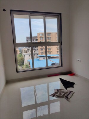 Room in 2 BHK Apartment at Kolte Patil Alora, Santacruz East – for Rent