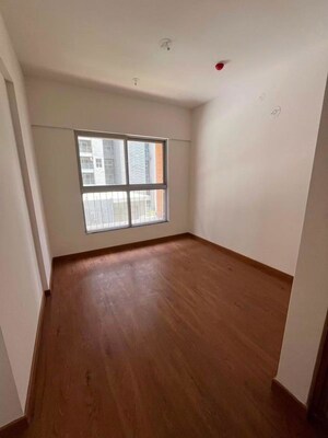 Room in 3.5 BHK Apartment at Gera Planet Of Joy, Kharadi – for Rent