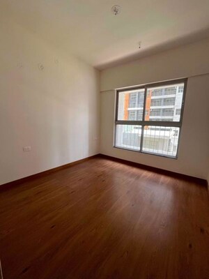 Room in 3.5 BHK Apartment at Gera Planet Of Joy, Kharadi – for Rent