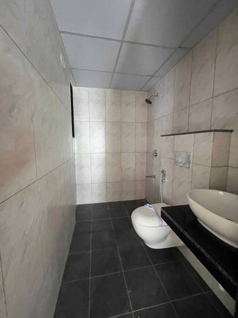 Bathroom, gera-planet-of-joy 3.5 Bedroom 1600 Sq.Ft. Apartment In Kharadi Pune 10467348
