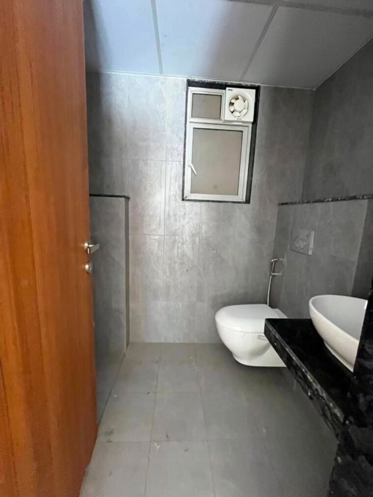Bathroom, gera-planet-of-joy 3.5 Bedroom 1600 Sq.Ft. Apartment In Kharadi Pune 10467348