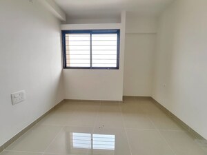 Room in 2.5 BHK Apartment at Magarpatta Riverview City, Loni Kalbhor – for Sale