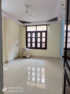 Room in 3 BHK Apartment at Jawahar Nagar – for Rent