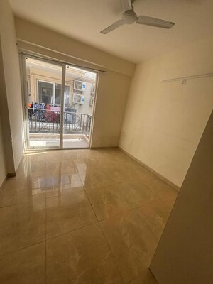 Room in 3 BHK Apartment at Sohna Sector 36 – for Rent