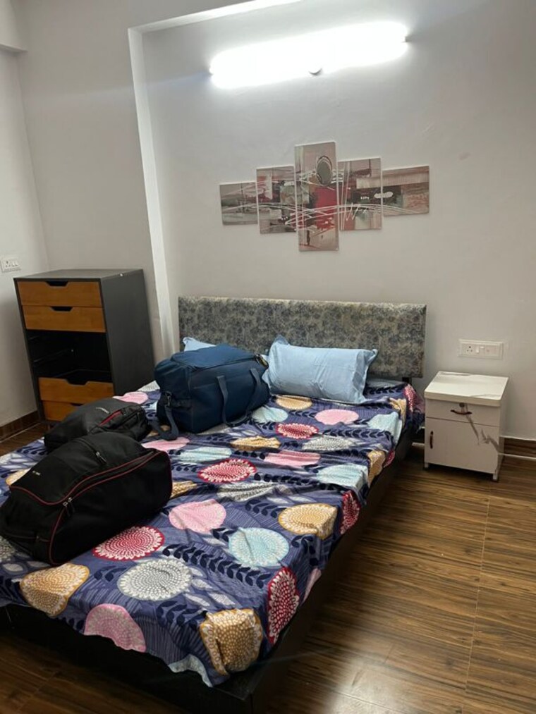 Bedroom, galaxy-north-avenue 2.5 Bedroom 1175 Sq.Ft. Apartment In Gaur City 1 Greater Noida 10467411