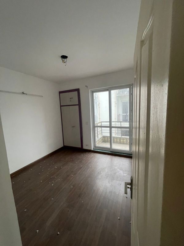3 BHK + Study Room 190 Sq.Yd. Builder Floor in BPTP Parkland Pride Phase 2