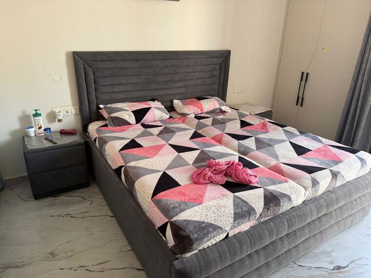Bedroom, aura-homes 3 Bedroom 185 Sq.Yd. Apartment In Patiala Road Zirakpur 10467413