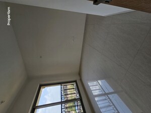 Furnished Amenities in 2.5 BHK Apartment at Lodha Bellagio, Powai – for Rent