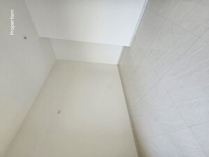 Room in 2.5 BHK Apartment at Lodha Bellagio, Powai – for Rent